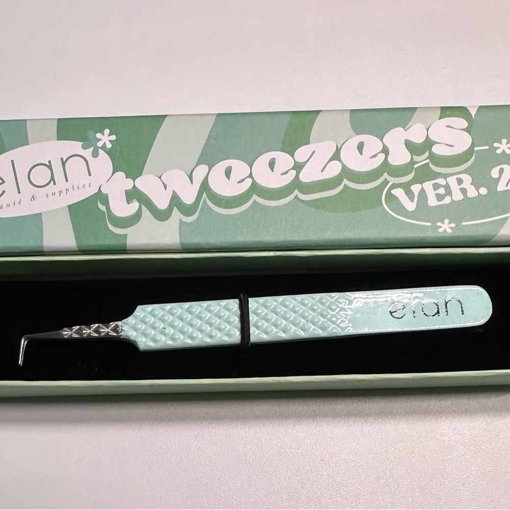 Lash Tweezers View 6